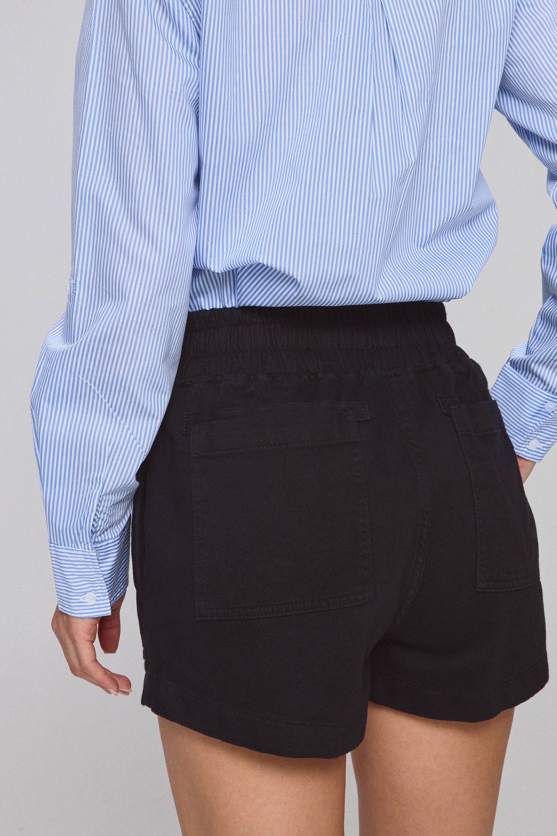 שורט גינס גומי