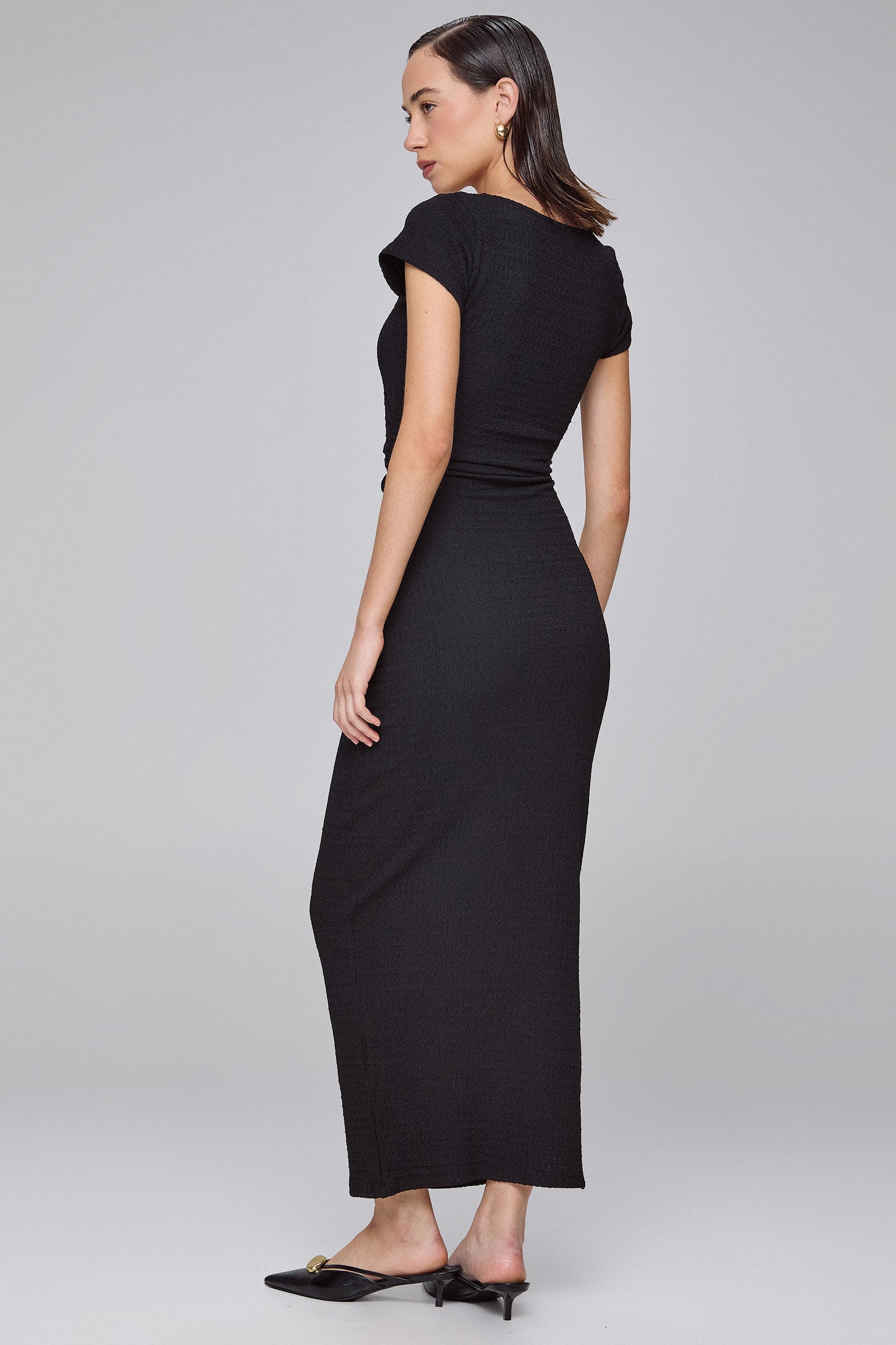 שמלת מקסי קרינקל