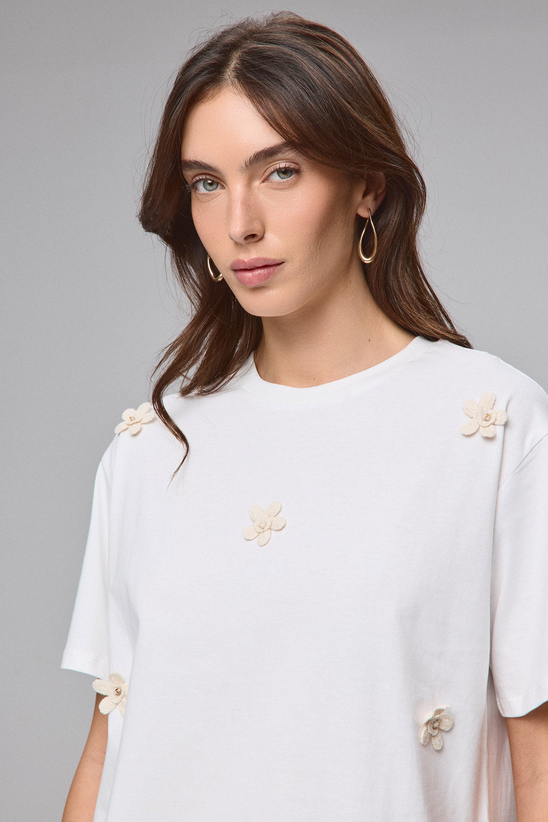 חולצת פרחי קרושה