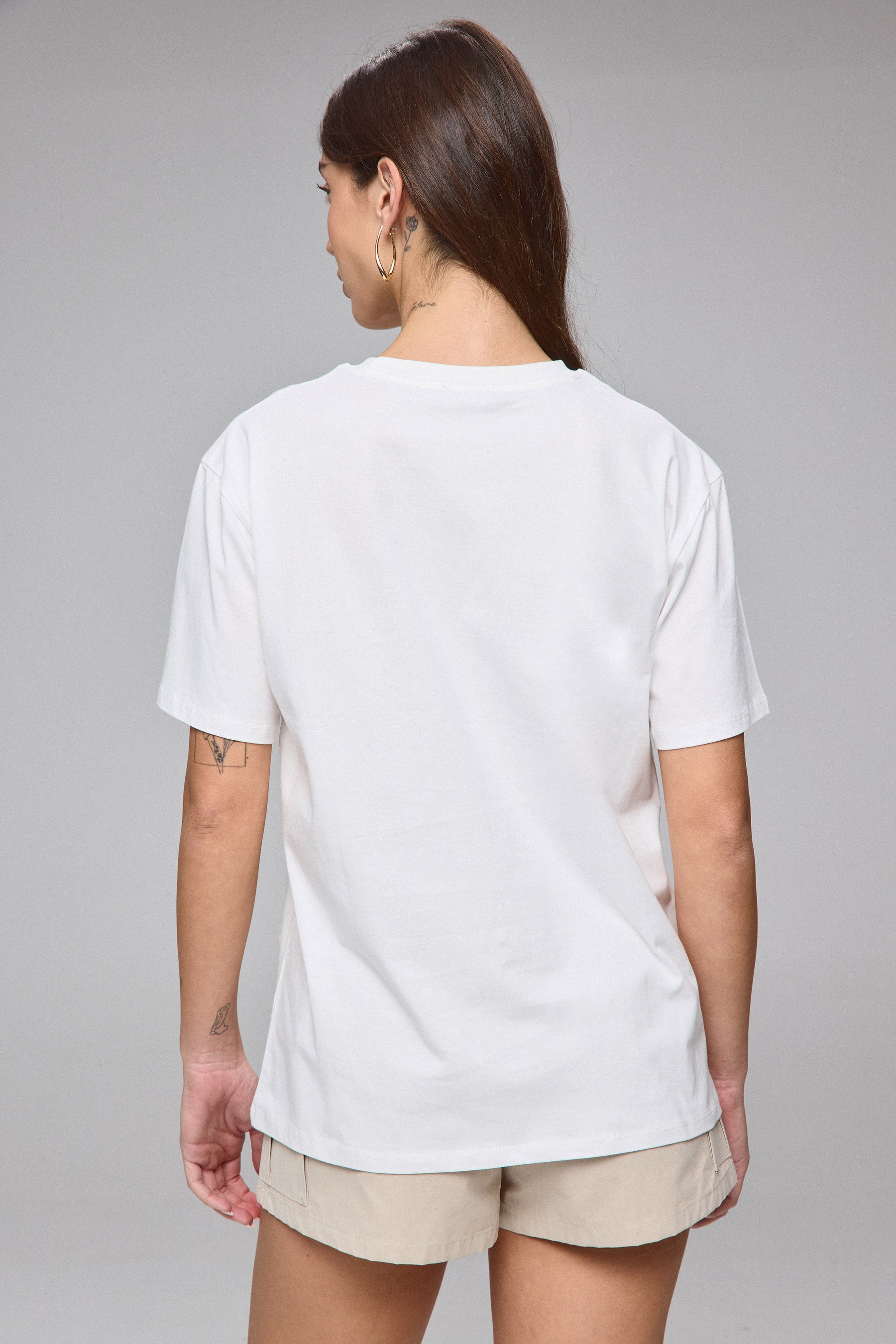 חולצת פרחי קרושה