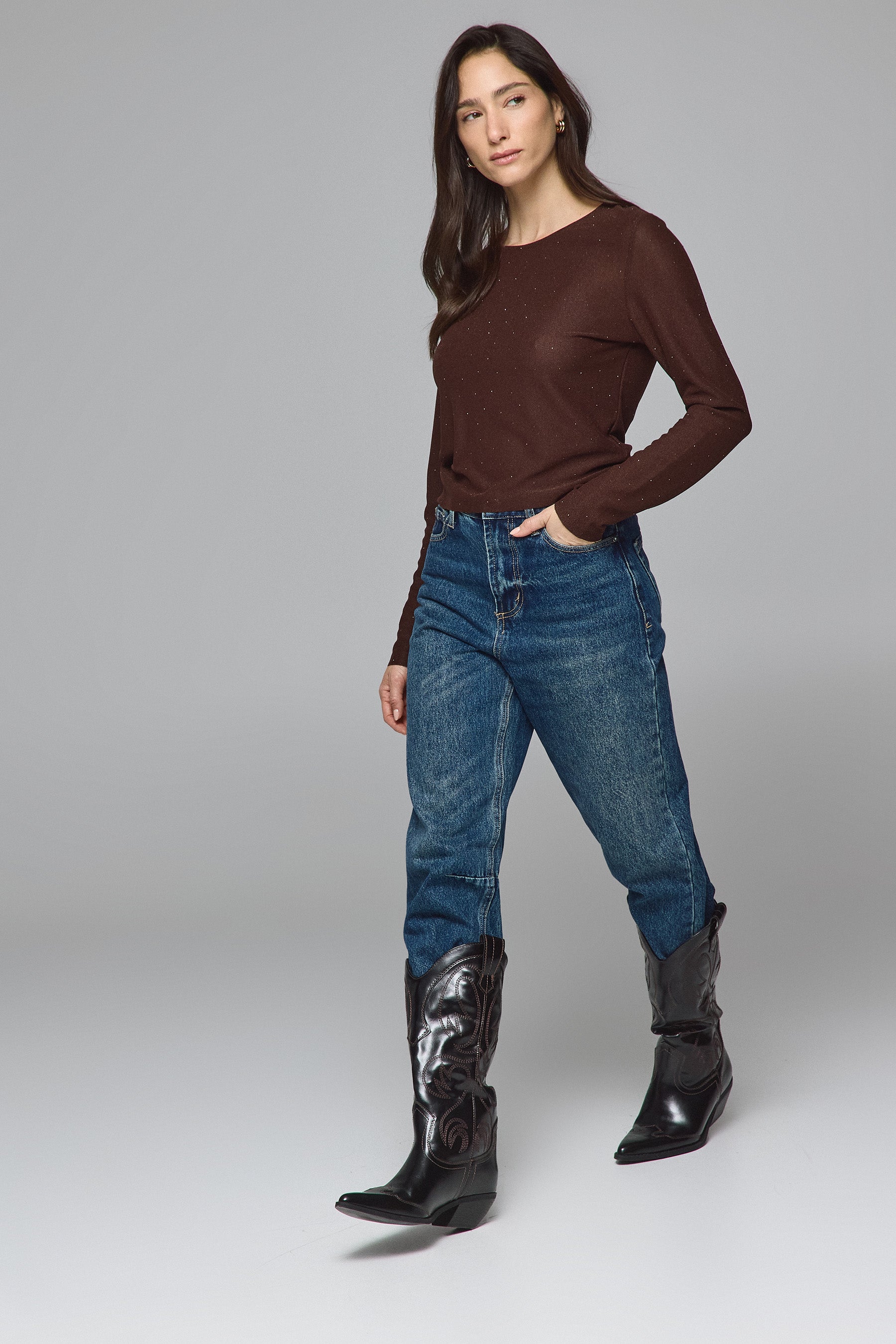 חולצת רזיל ניקי קרופ