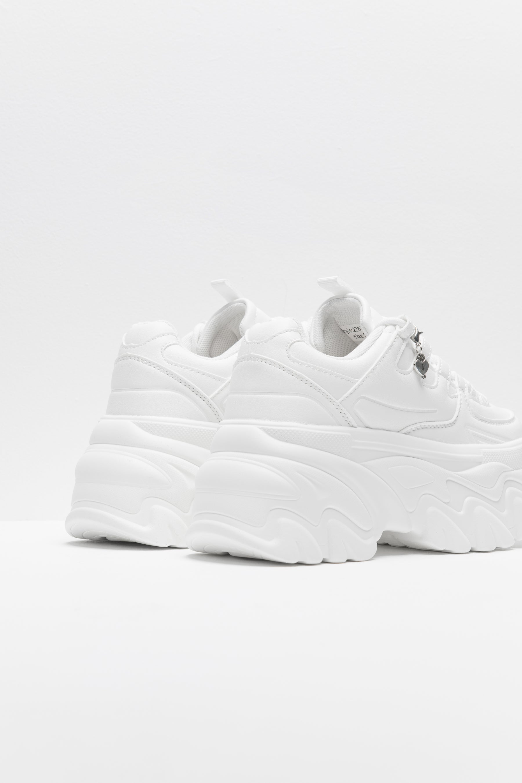 סניקרס סיאול