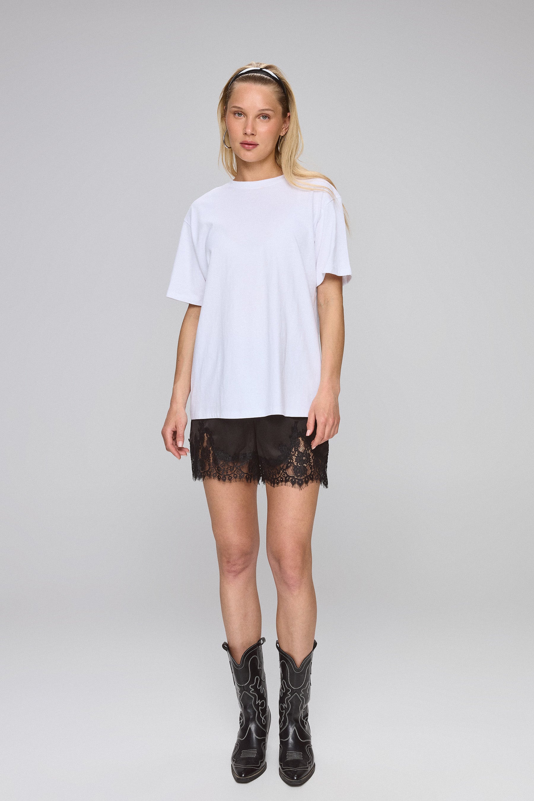 מכנסוני סאטן תחרה