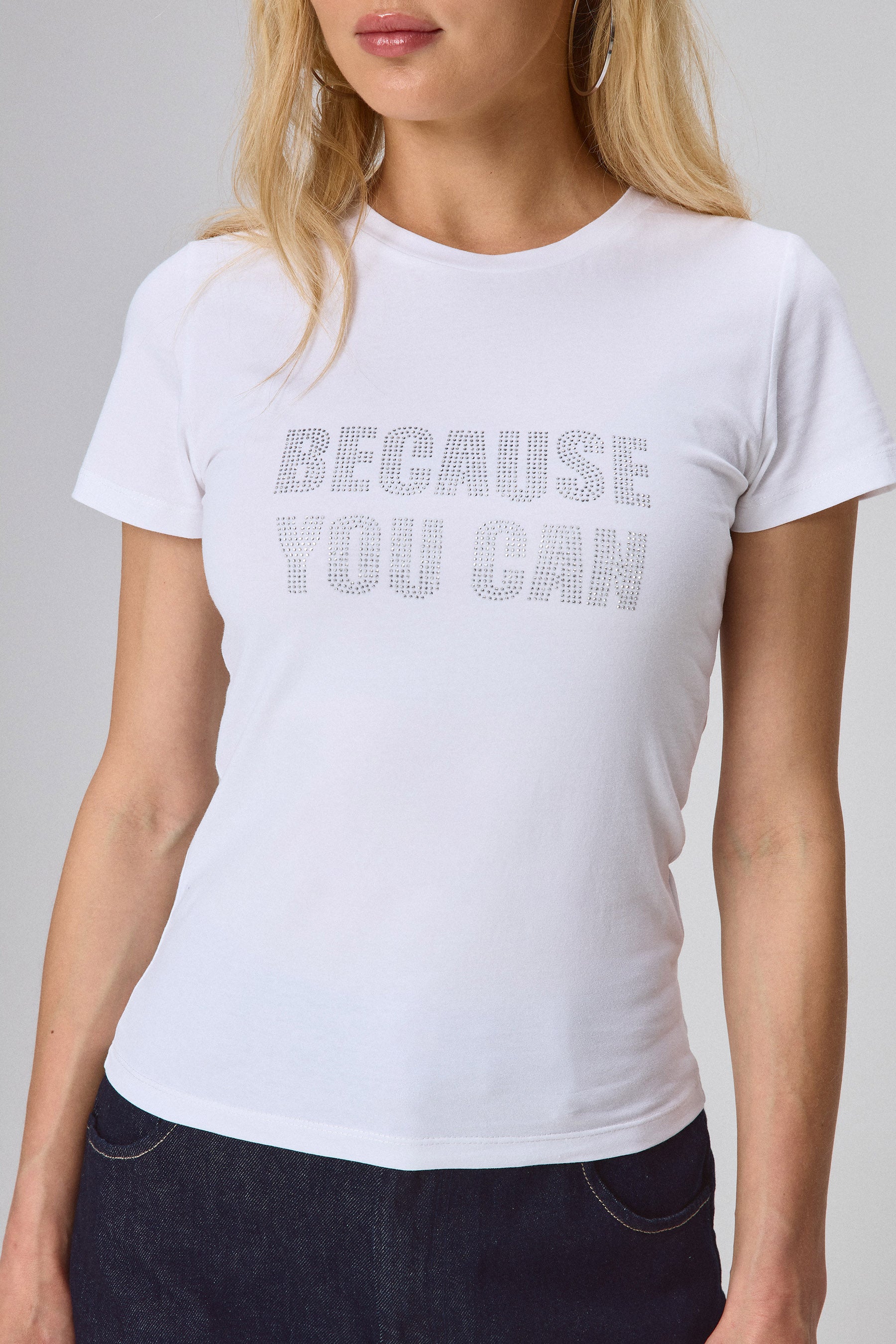 חולצת כיתובי יהלומים