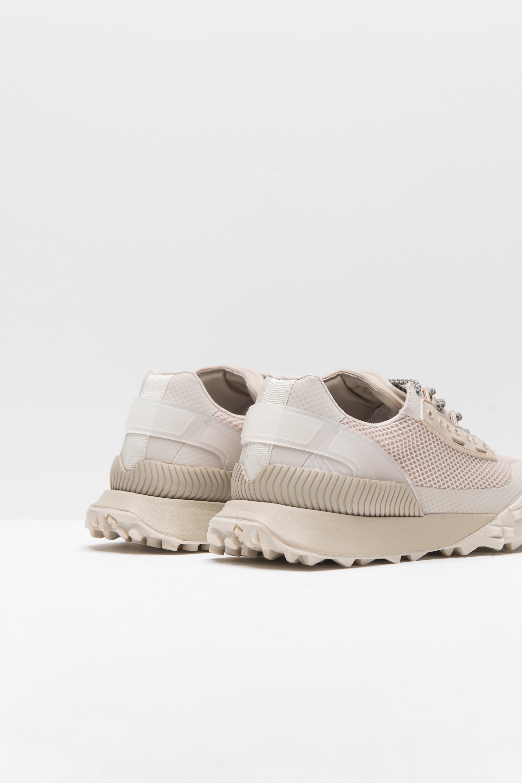 סניקרס פיינל