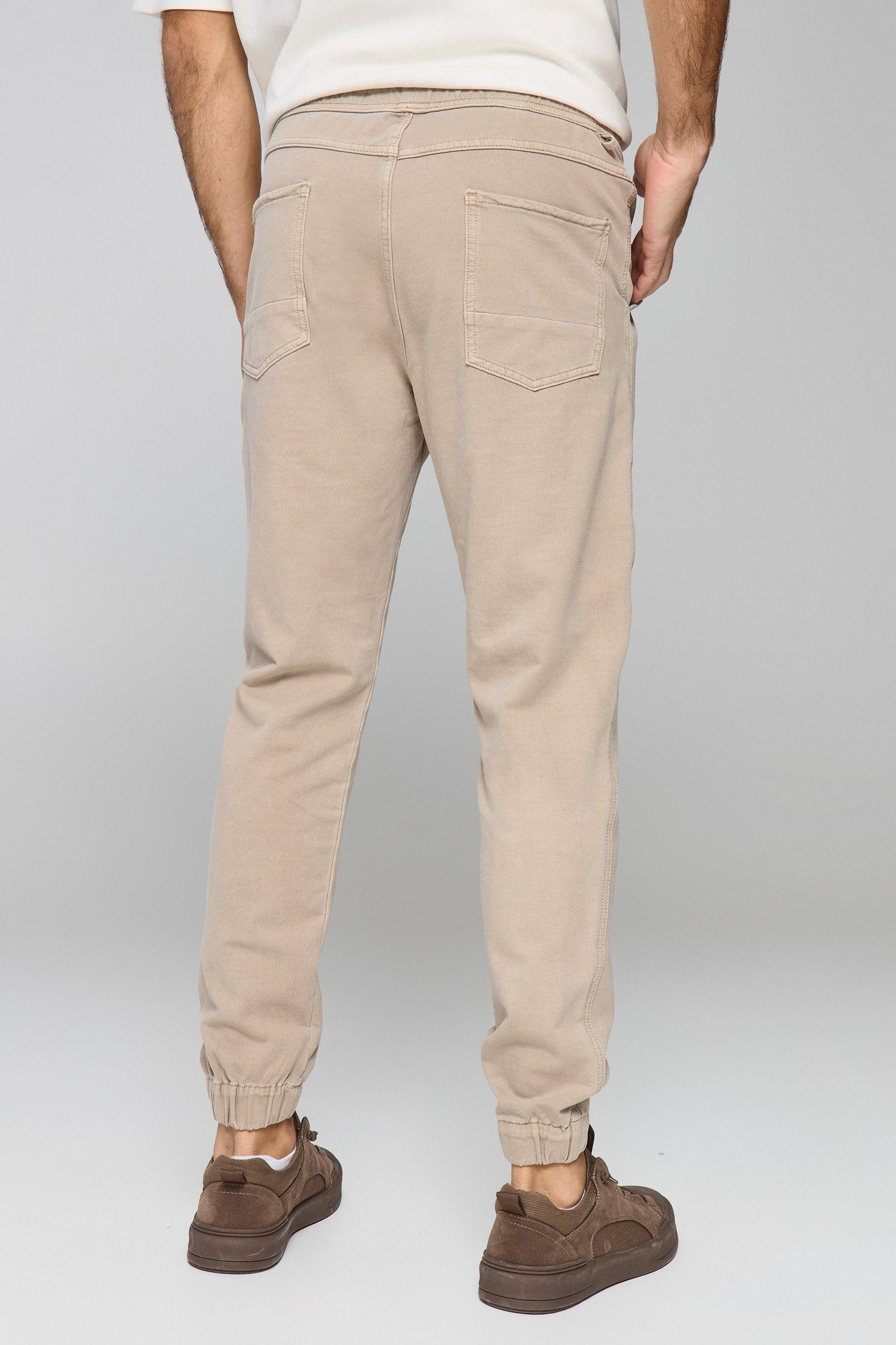 ג'ינס וויקנד ג'וגר