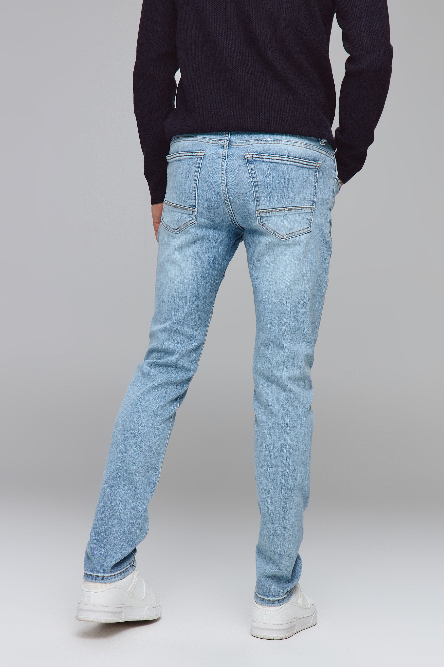 ג'ינס מאדוק טופ