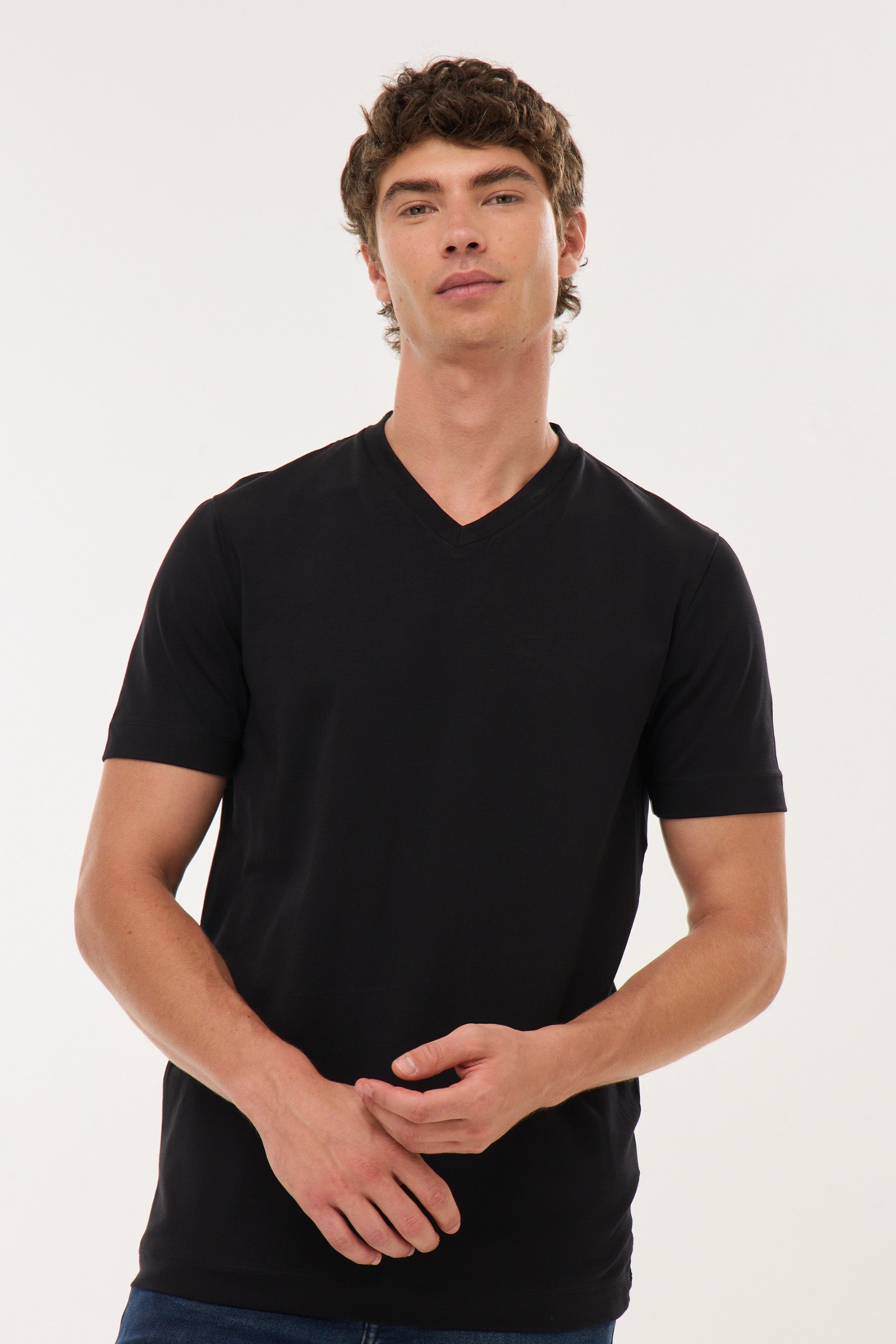 טישירט וי בייסיק לייקרה