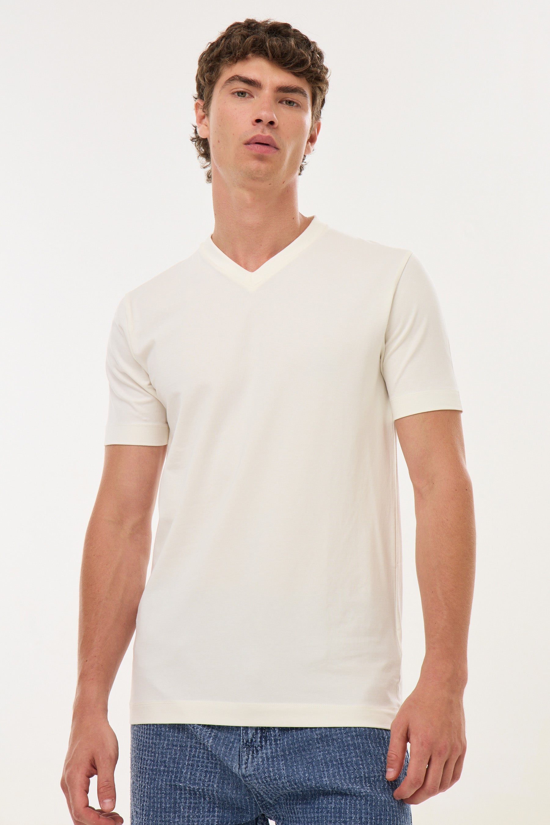 טישירט וי בייסיק לייקרה