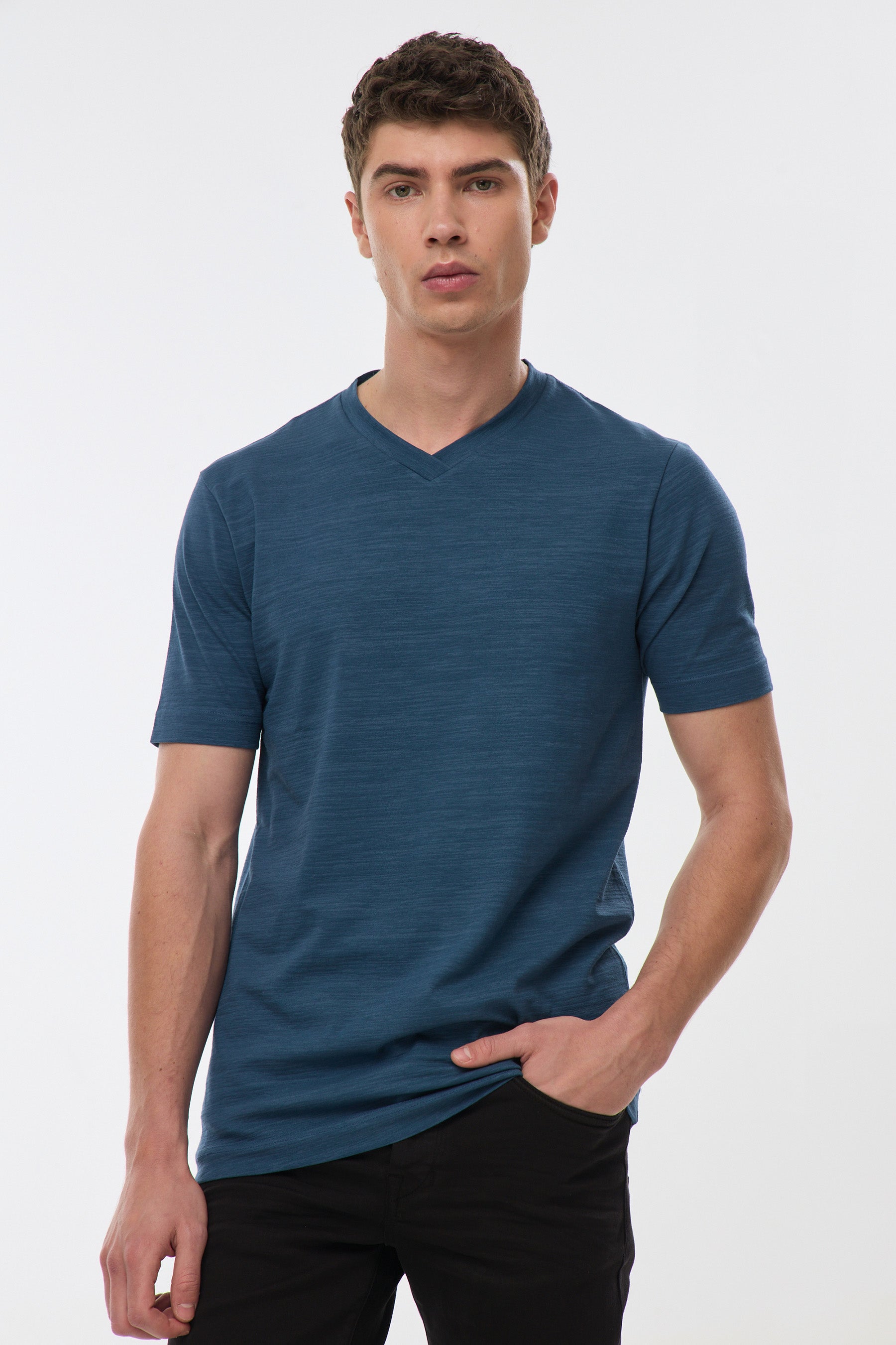 טישירט וי מלאנג'