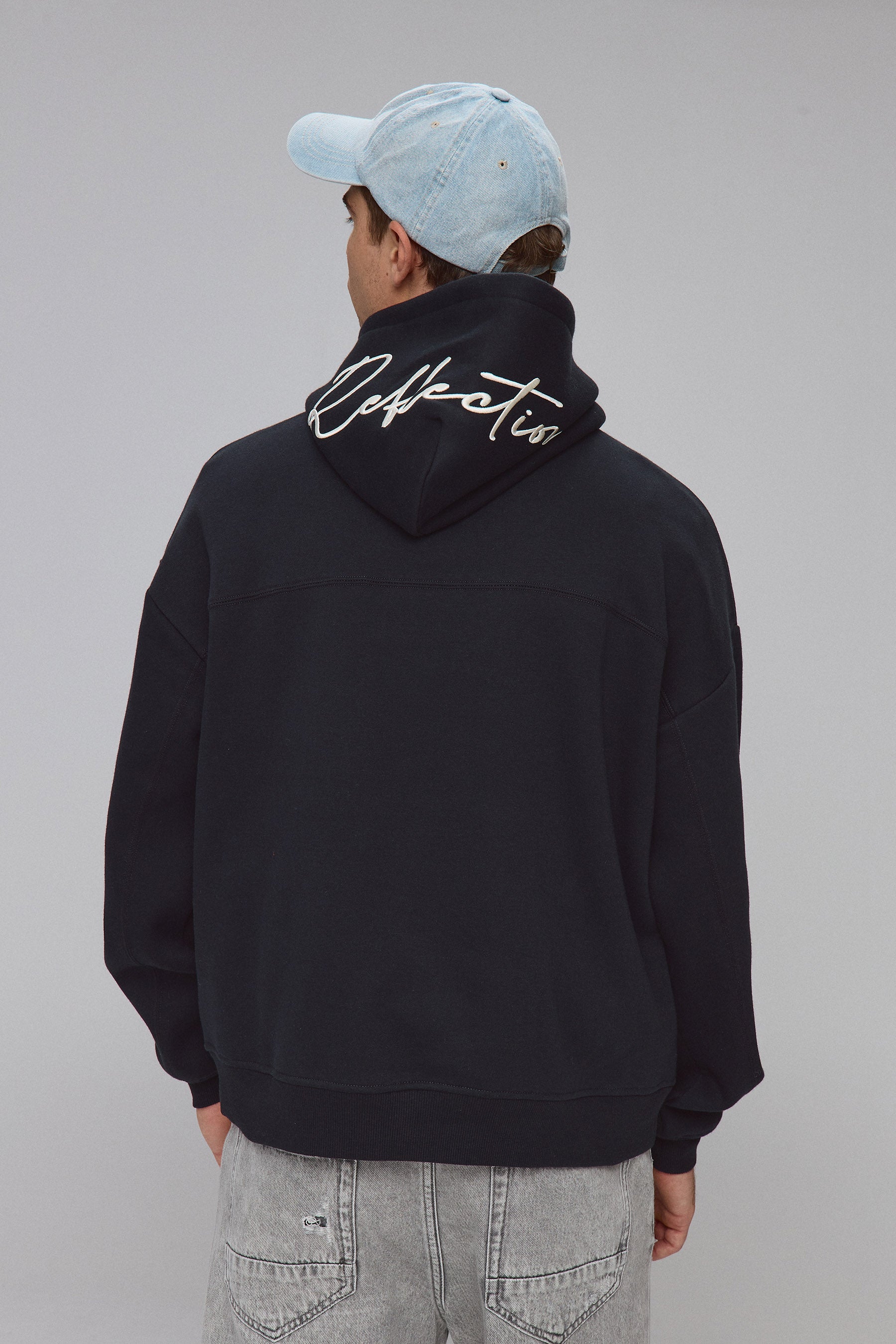 סווטשירט רוקי