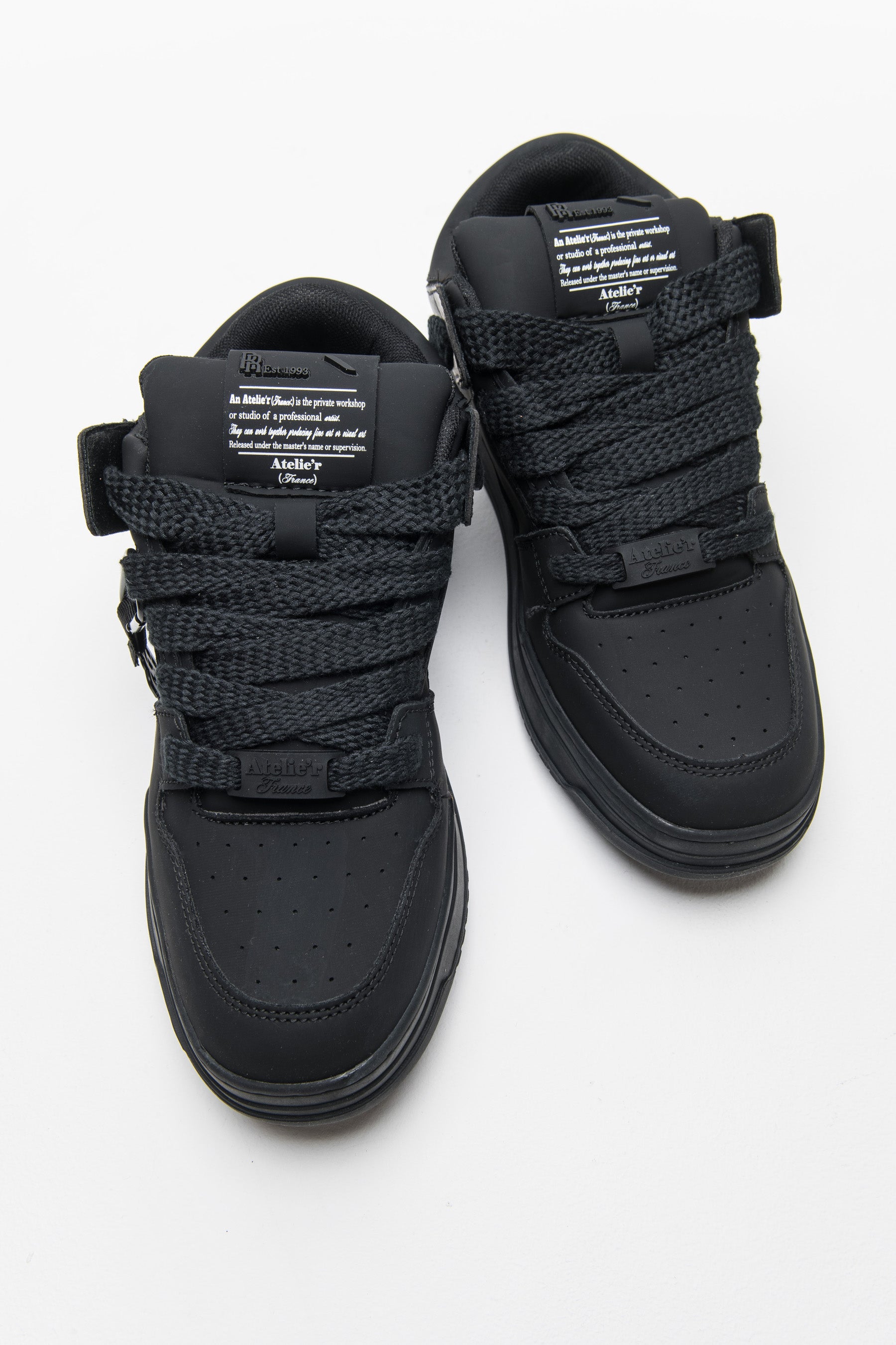 סניקרס ארטיסט