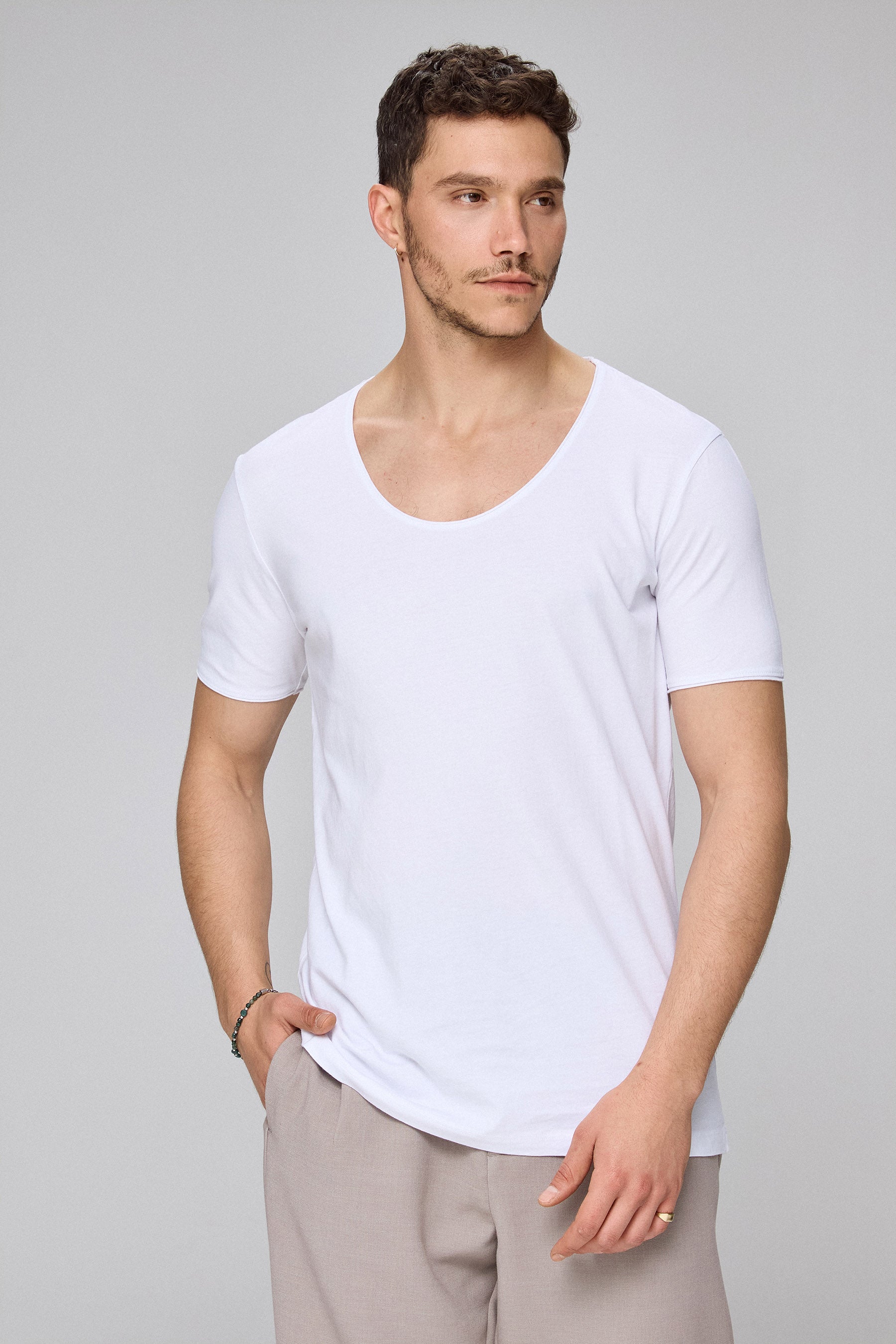 טי בייסיק הירו