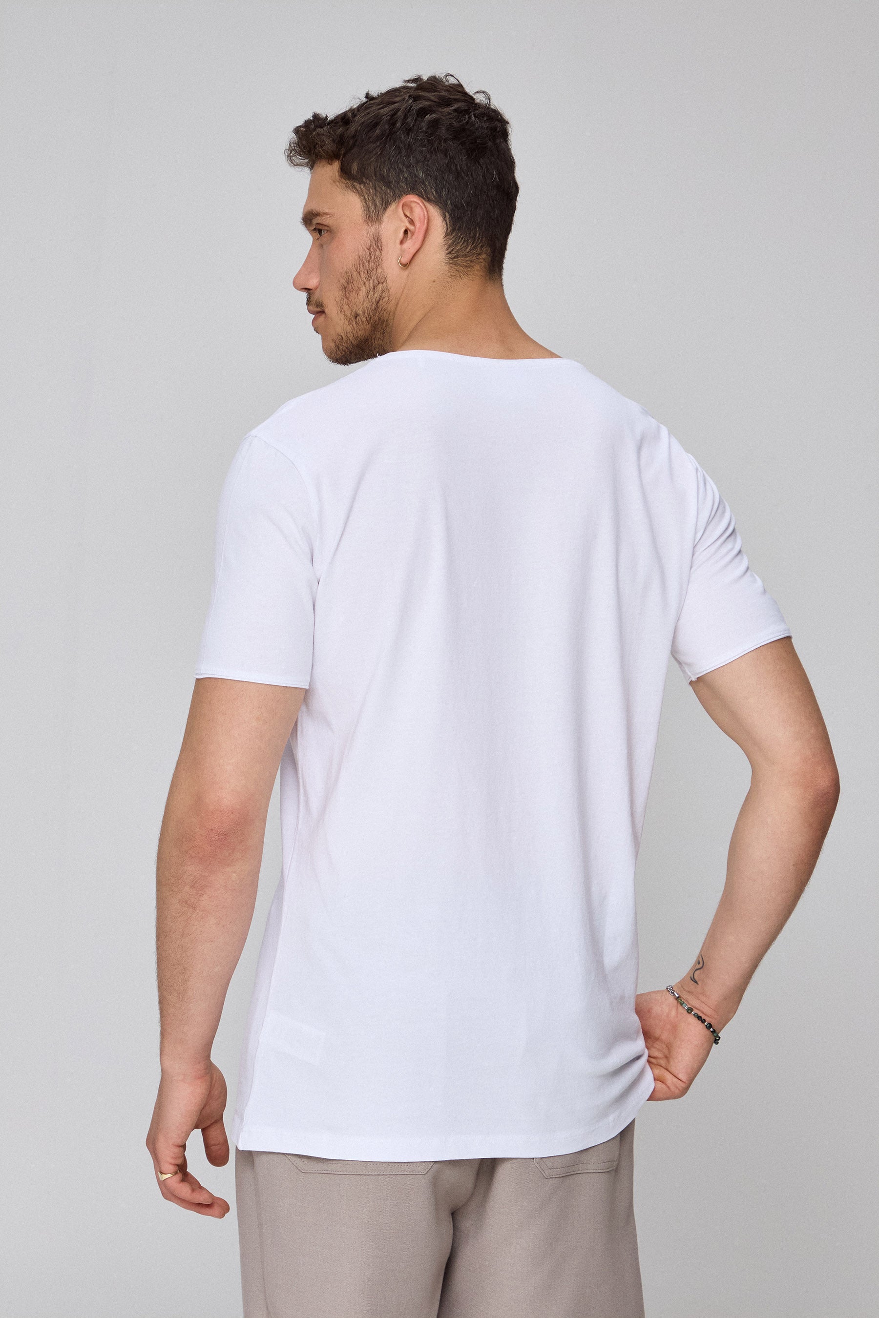 טי בייסיק הירו