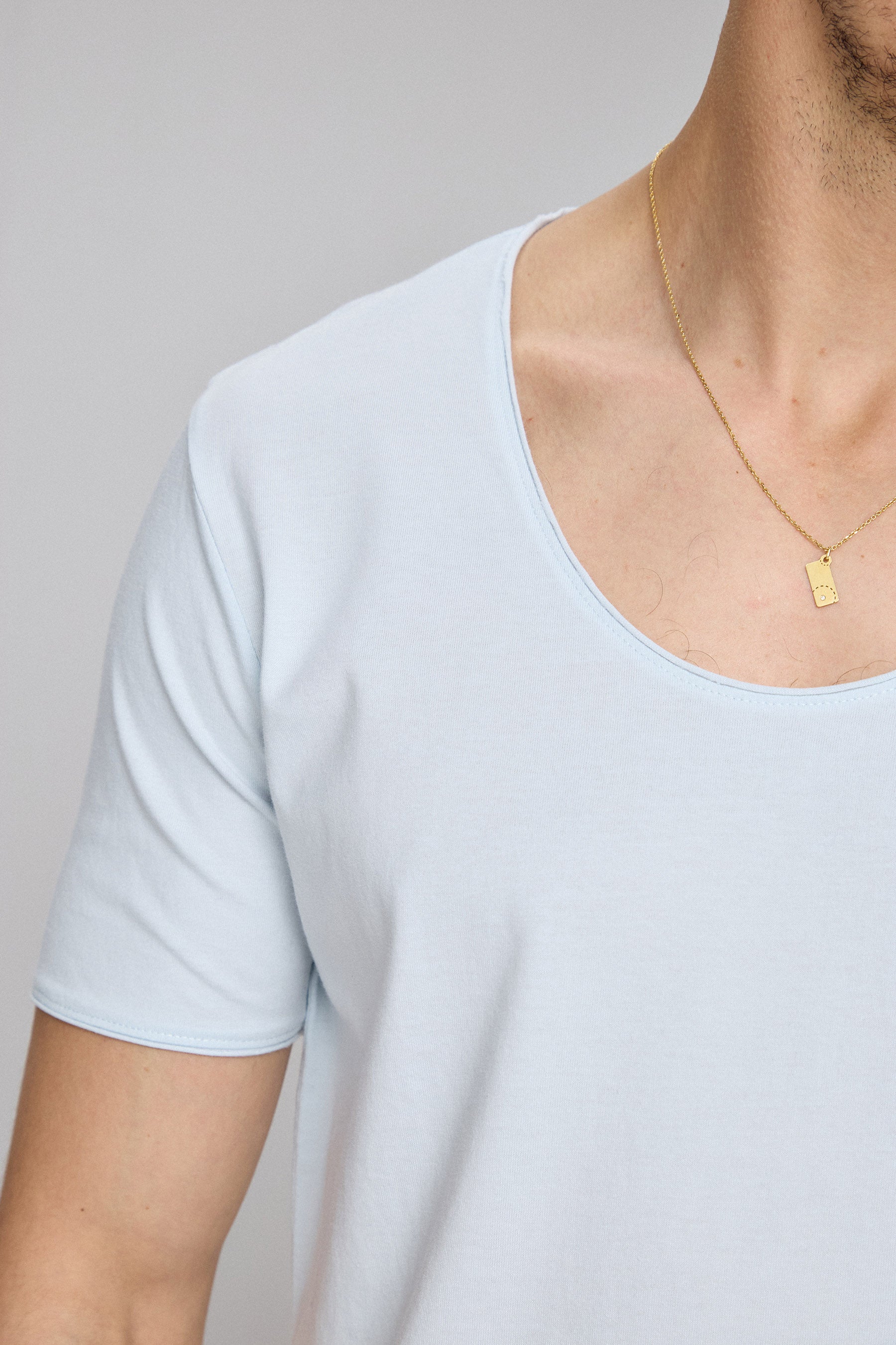 טי בייסיק הירו