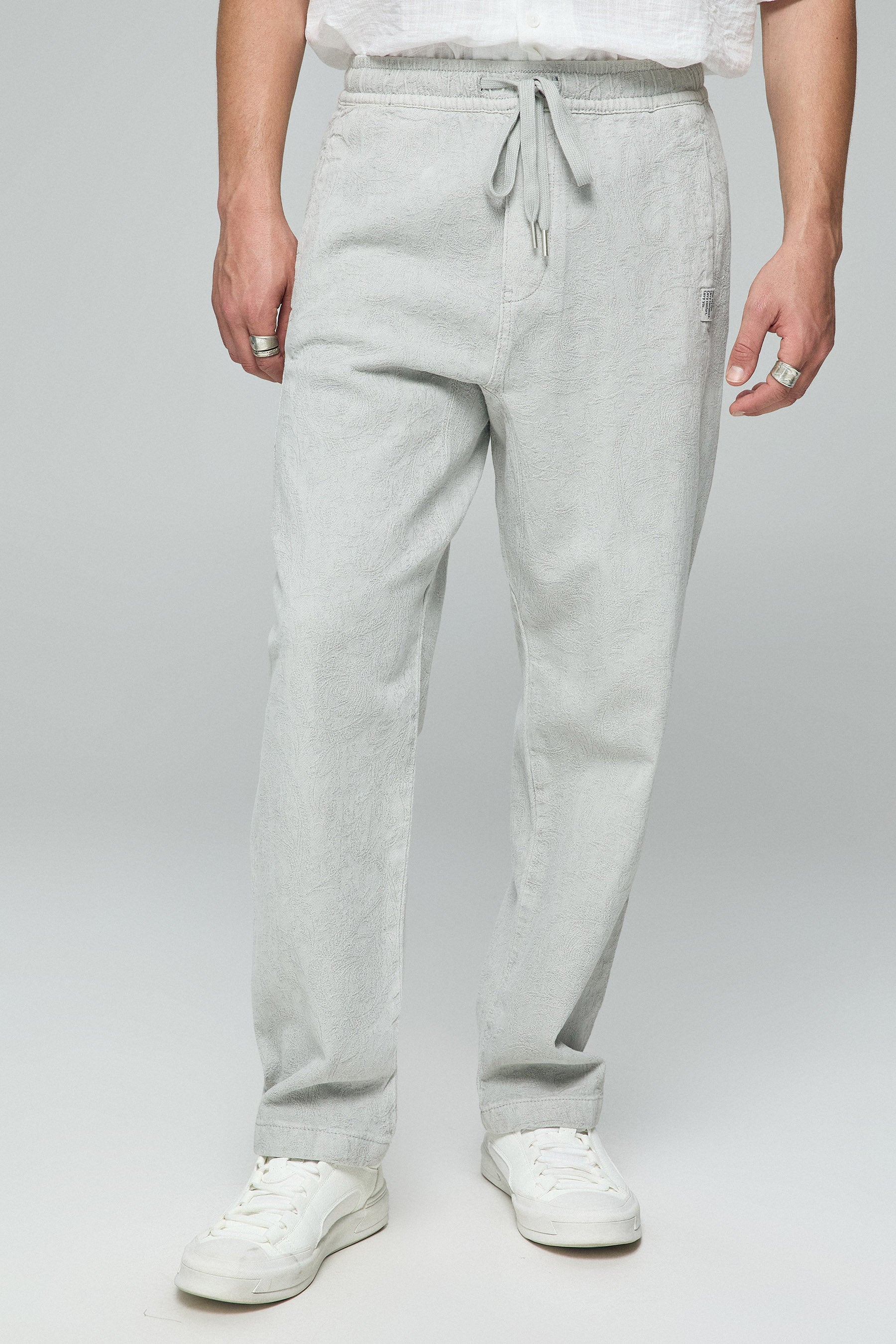 ג'וגר ג'ינס פלורל