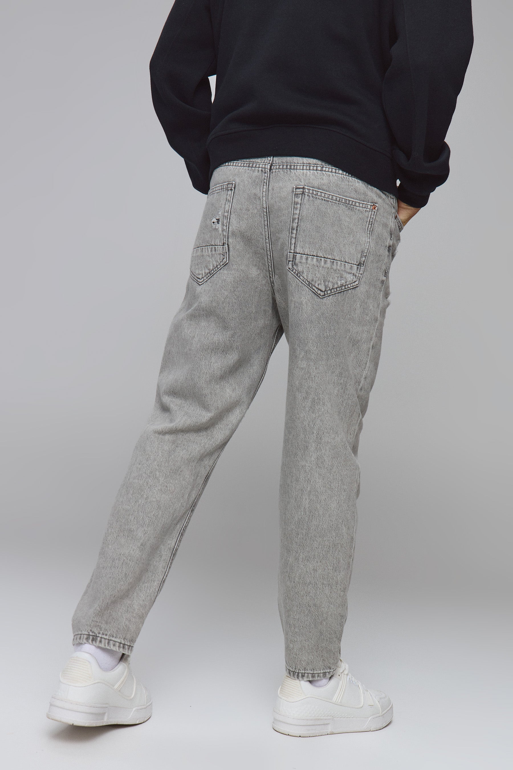 ג'ינס גורי קרעים