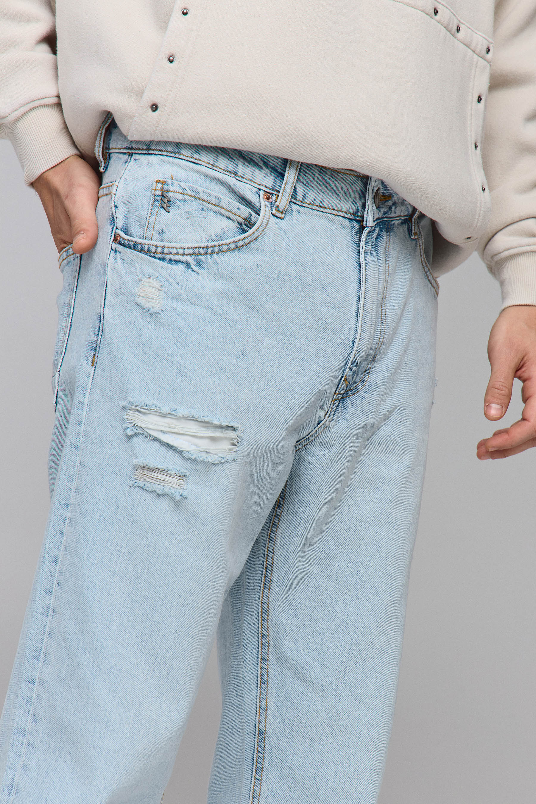 ג'ינס גורי קרעים