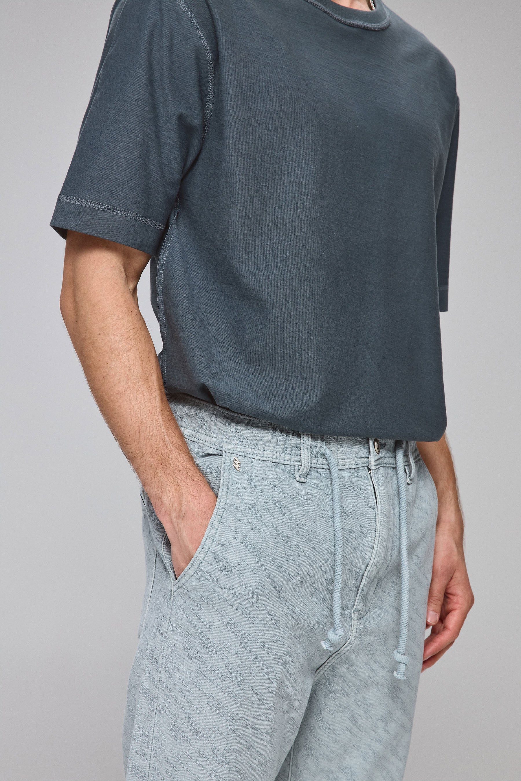 ג'ינס קראש ג'וגר