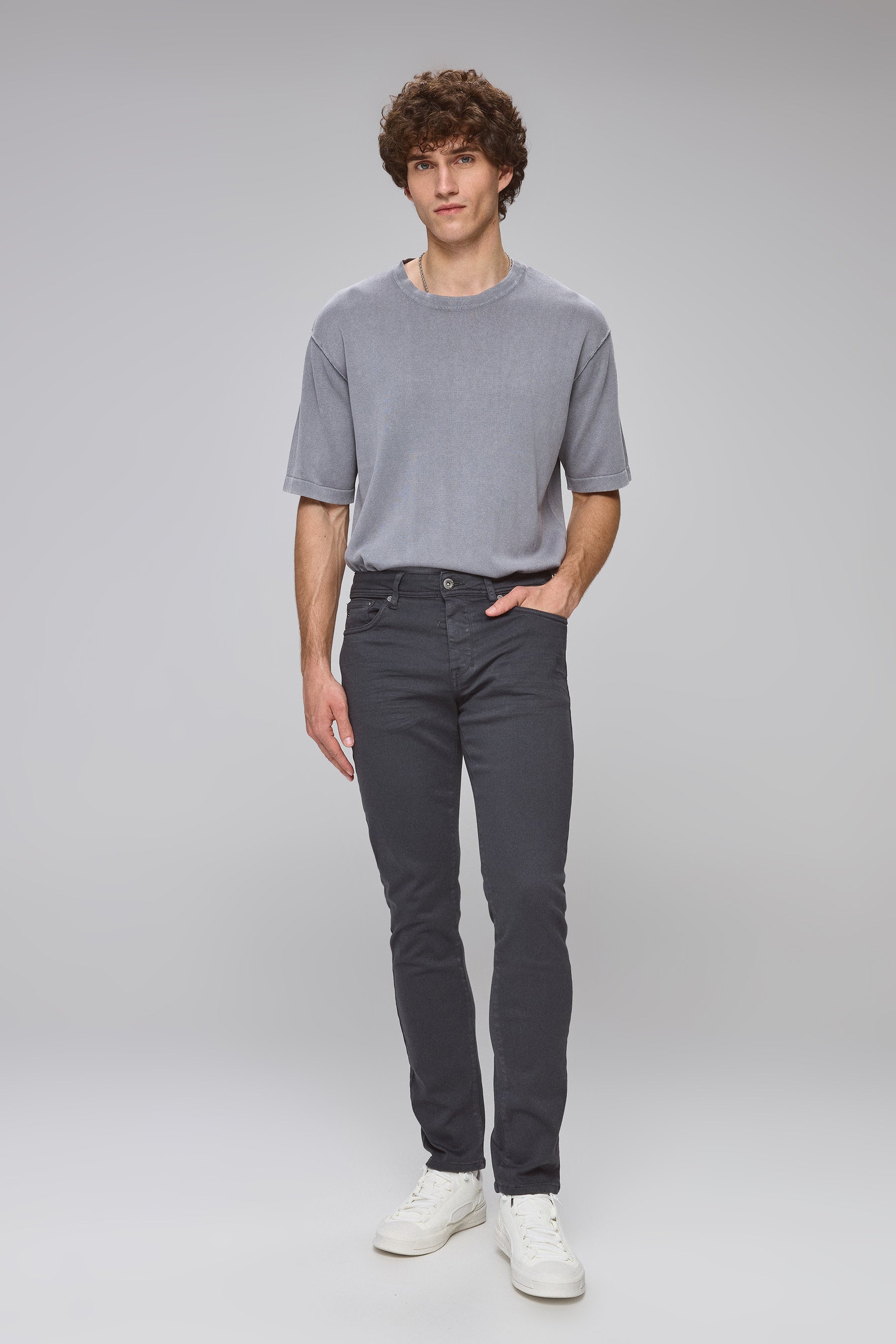 ג'ינס מאדוק קולור