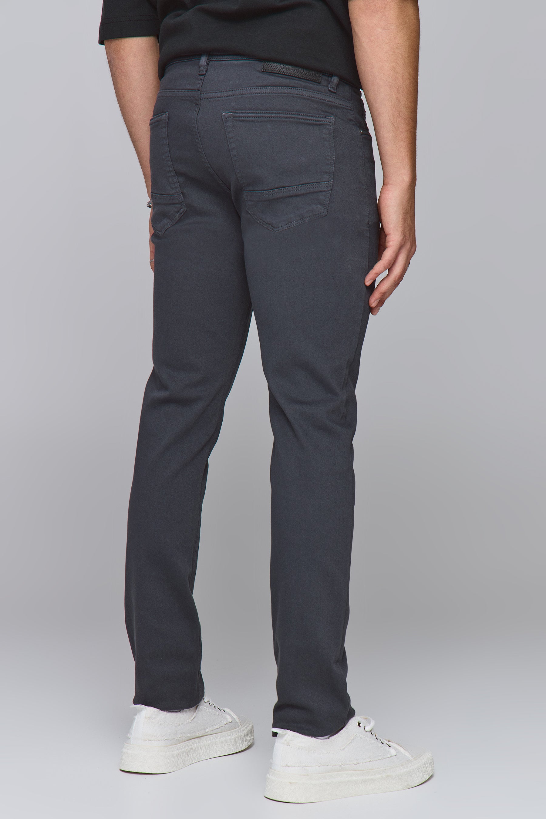 ג'ינס מאדוק קולור