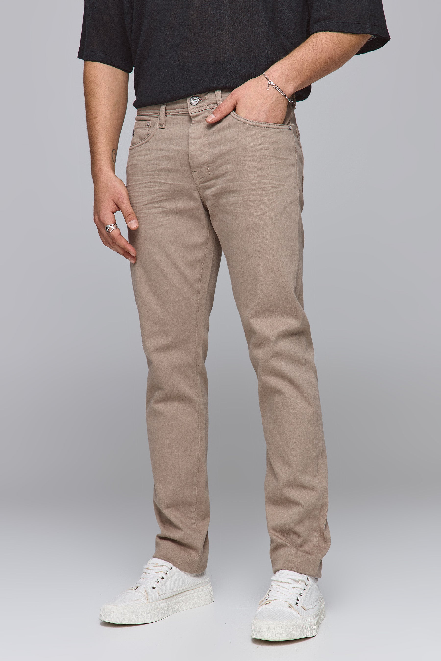 ג'ינס מאדוק קולור