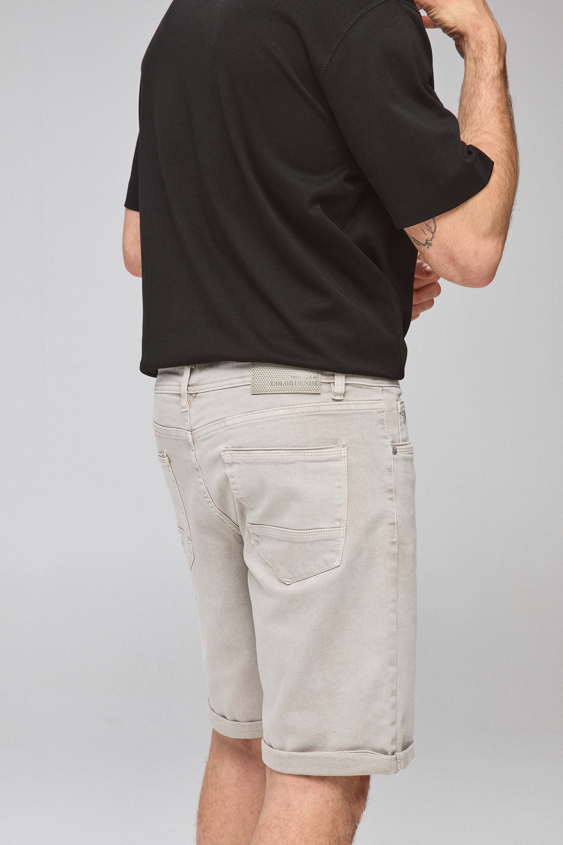 ברמודה ג'ינס מאדוק קולור