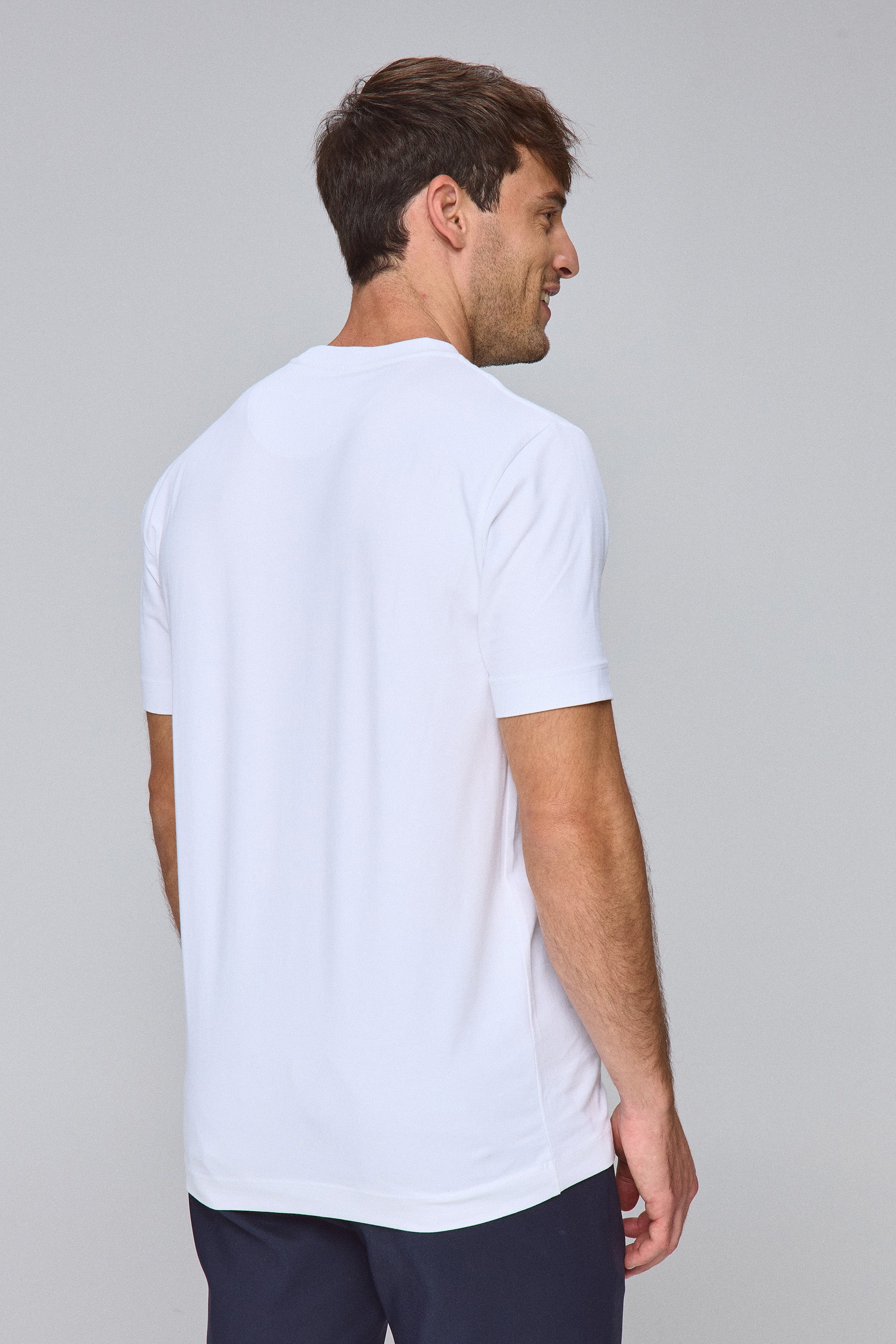 טי ניקי בייסיק לייקרה