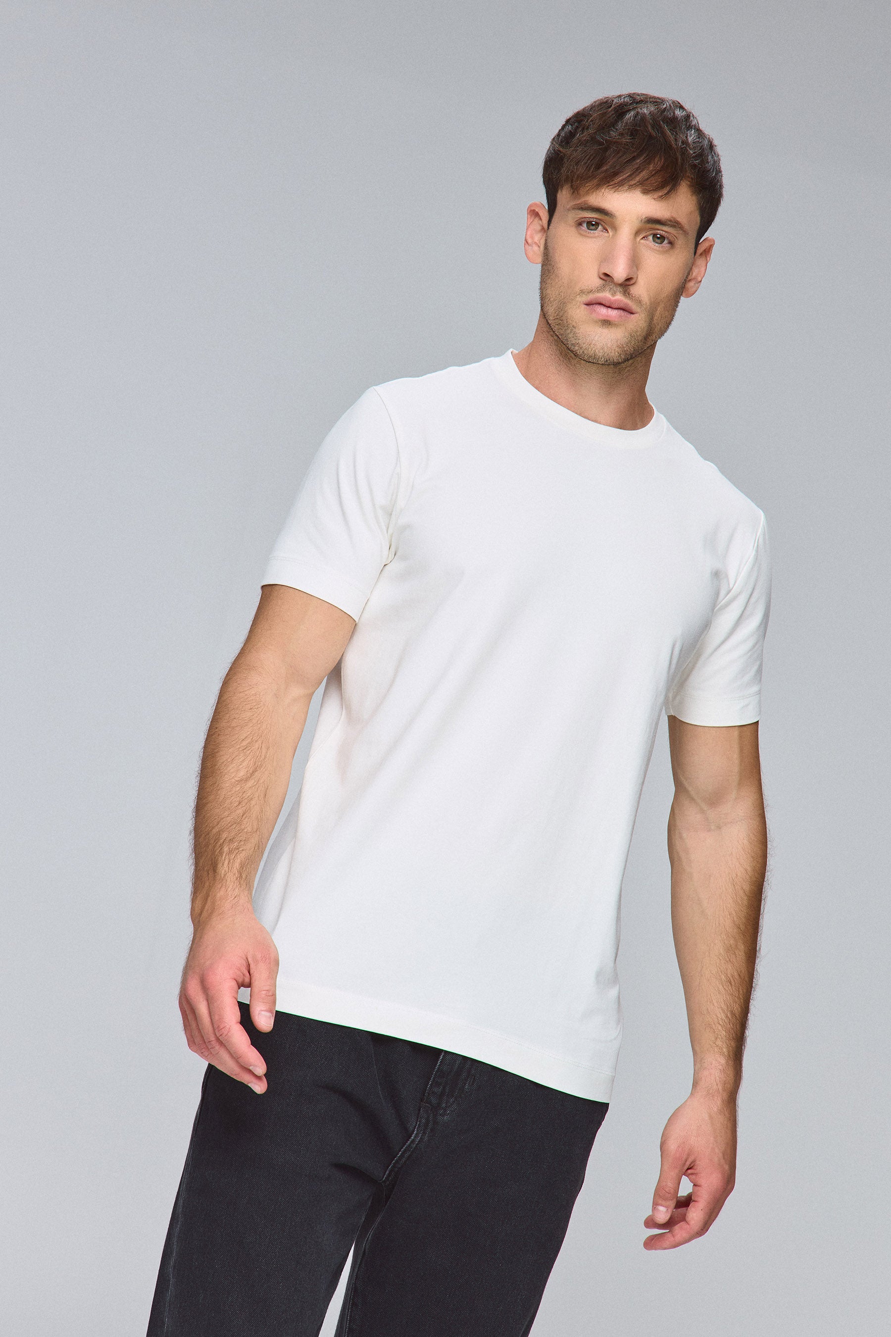 טי ניקי בייסיק לייקרה