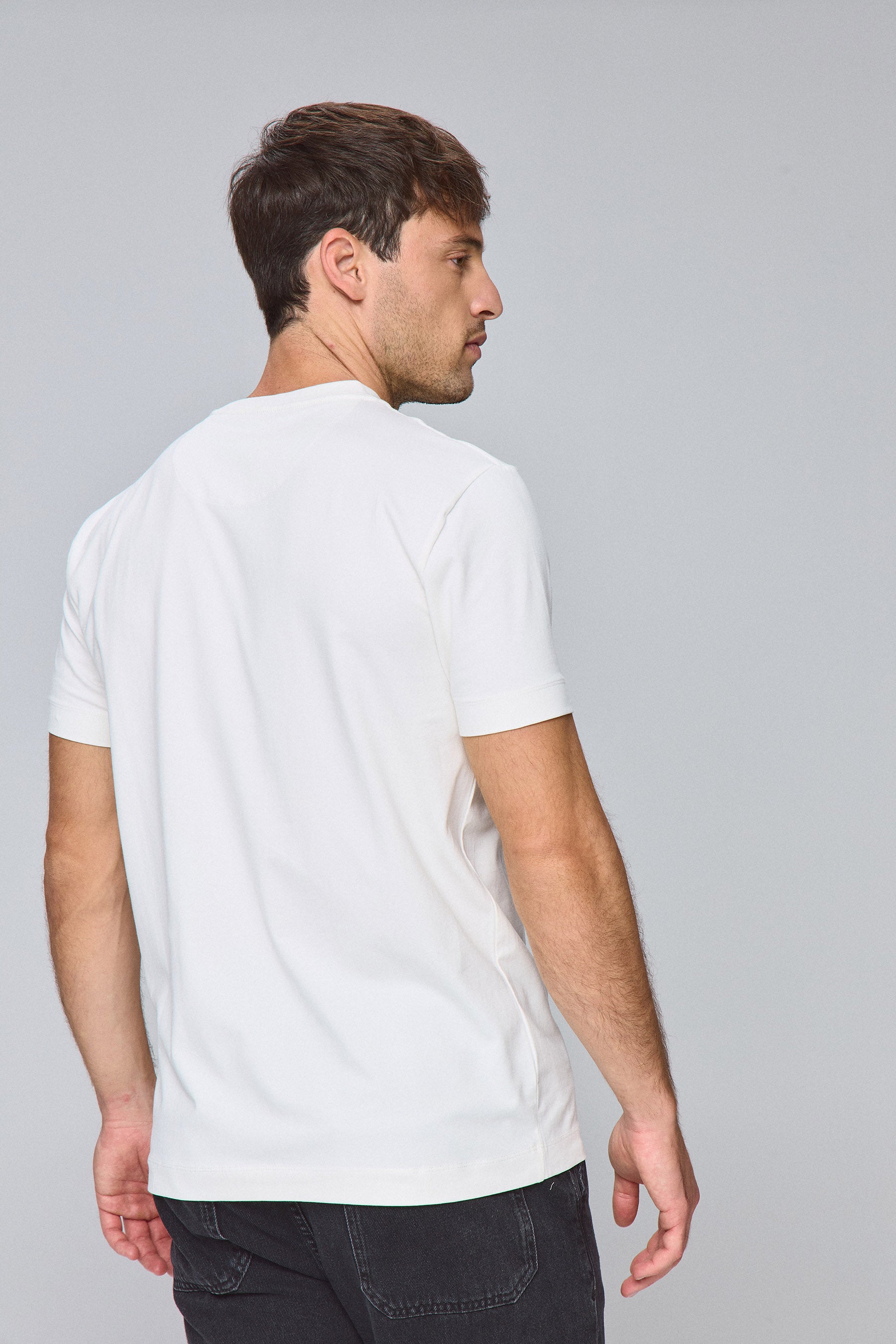 טי ניקי בייסיק לייקרה