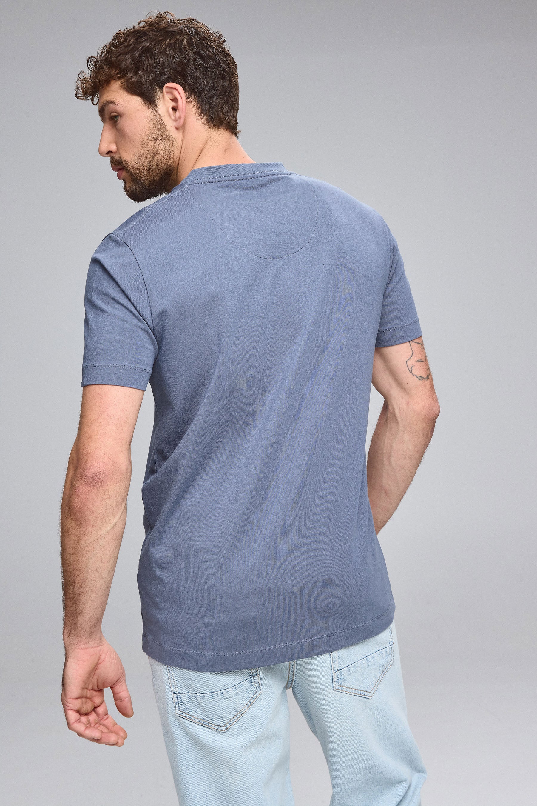 טי בייסיק ווי לייקרה