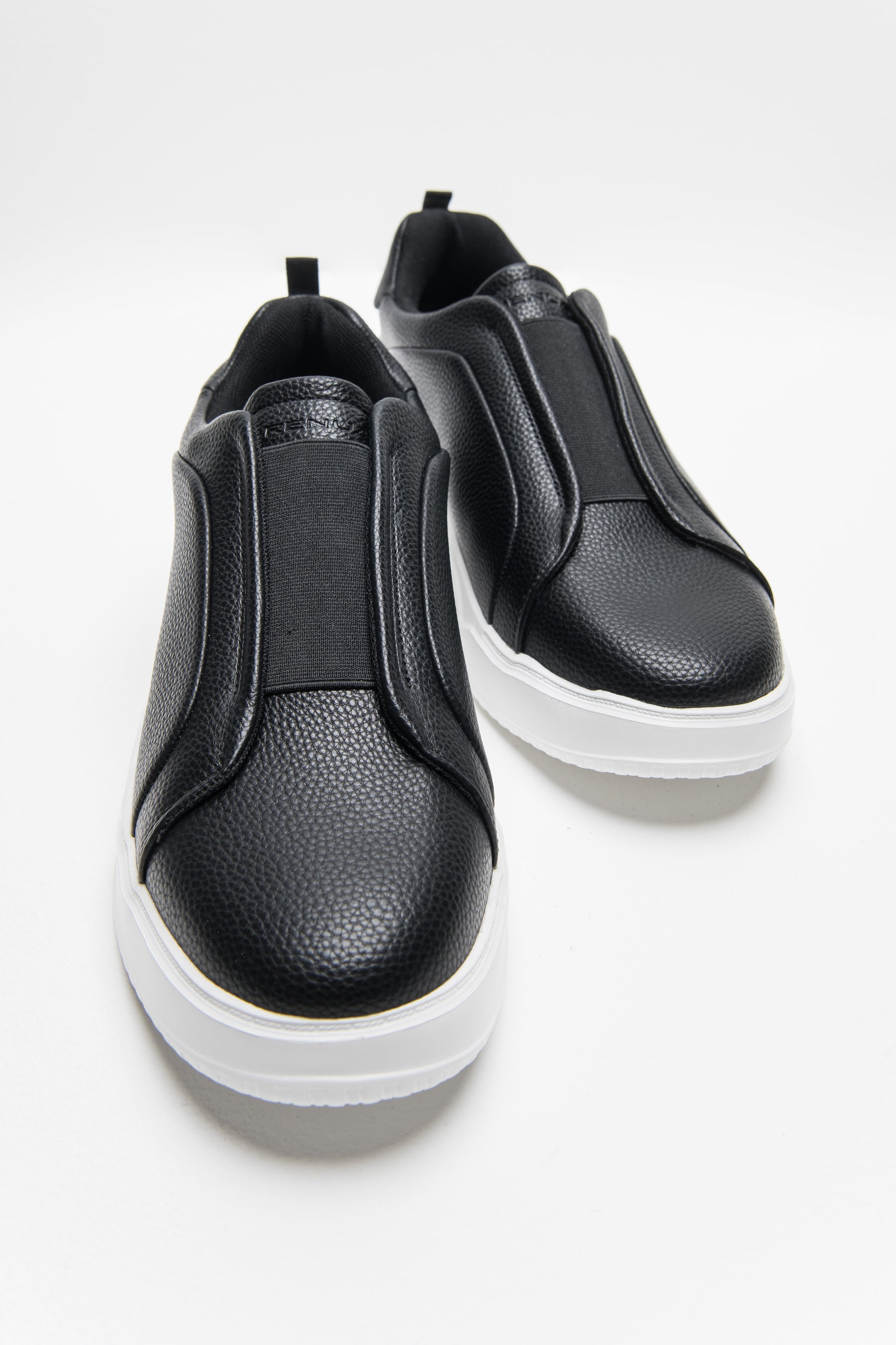 סניקרס רויאל