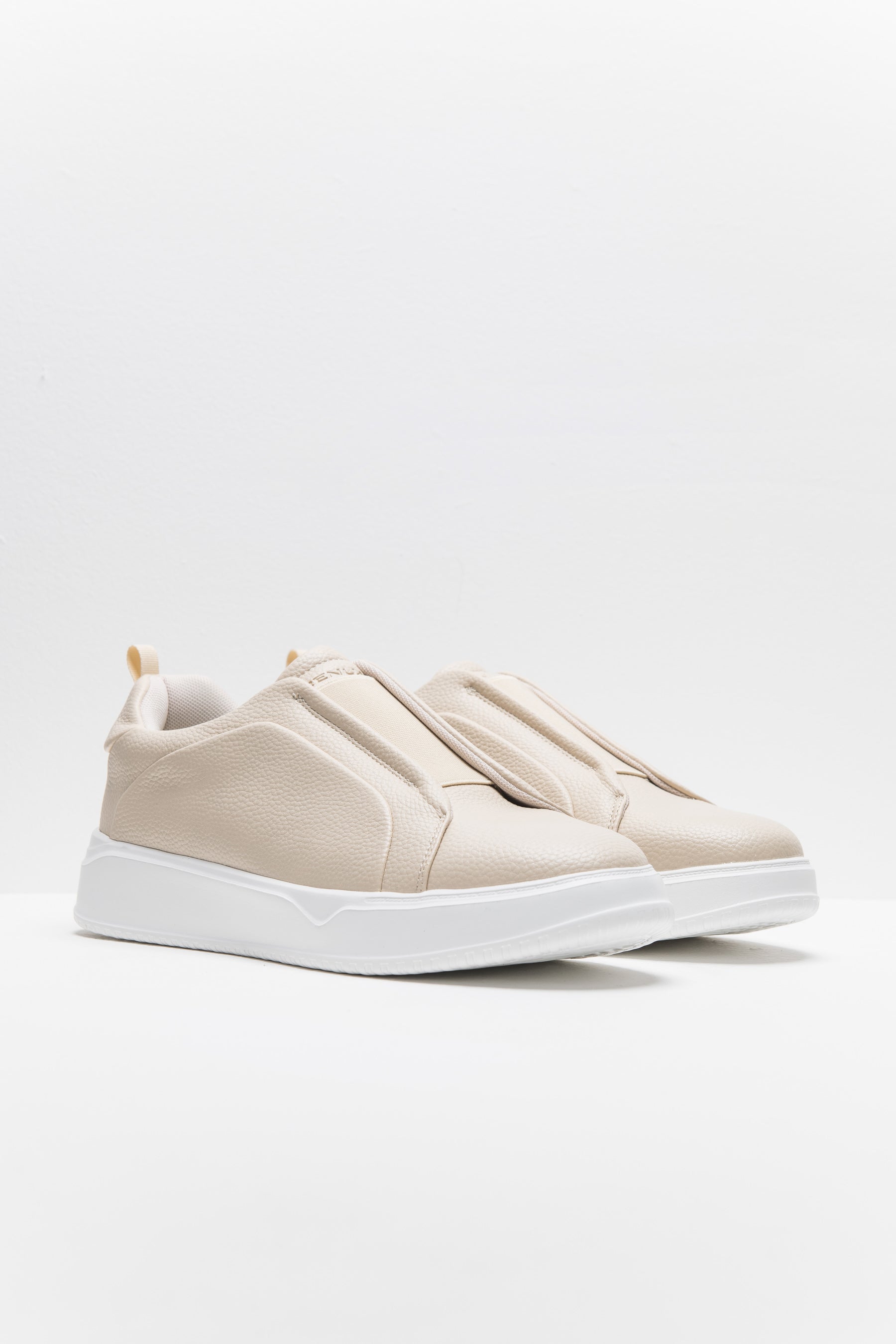 סניקרס רויאל