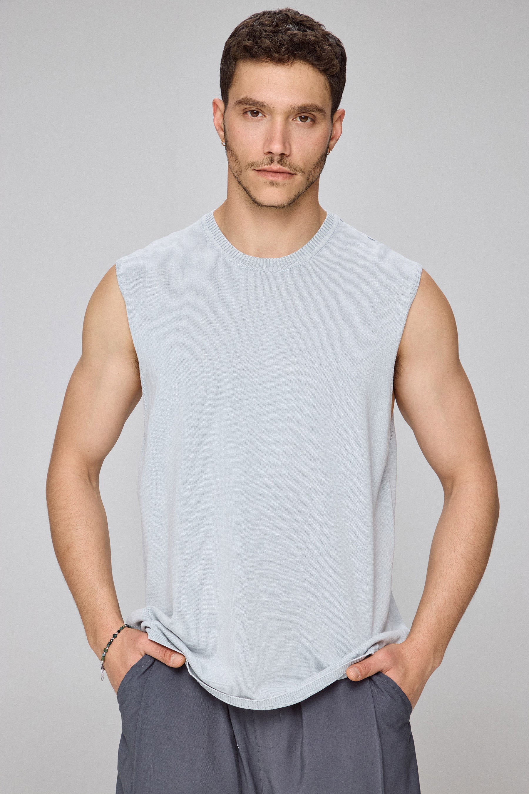 גופיית סריג טאי